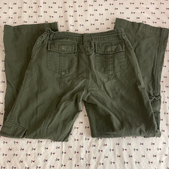 Brandy Melville Kim Cargo Pants - Picture 2 of 12